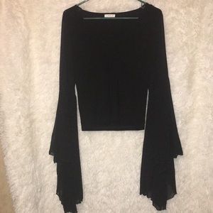 🖤🖤🖤 Black Blouse with long, flowy sleeves!